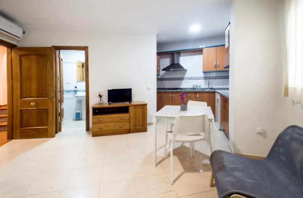 Apartamentos Amat - Only Adult - Playa El Bajondillo Torremolinos 0*,  Spagna