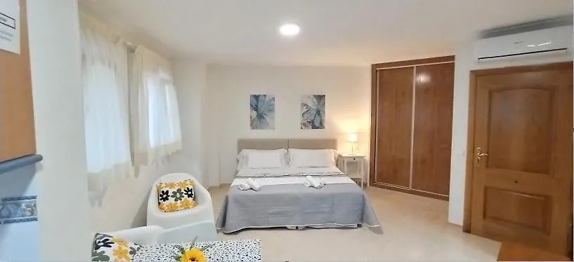 Apartamentos Amat - Only Adult - Playa El Bajondillo Torremolinos