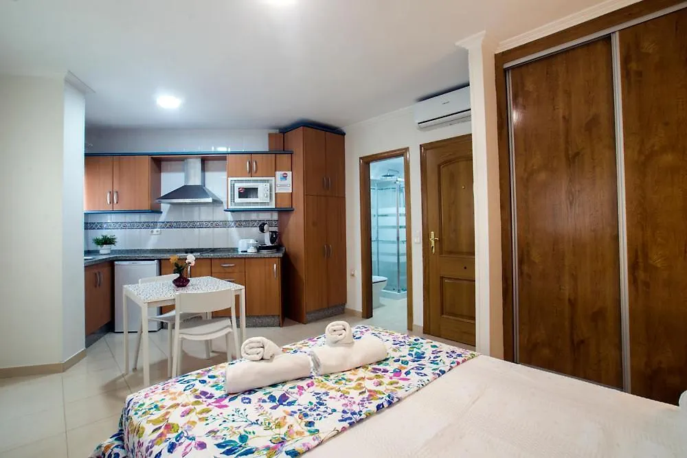 Apartamentos Amat - Only Adult - Playa El Bajondillo トレモリノス