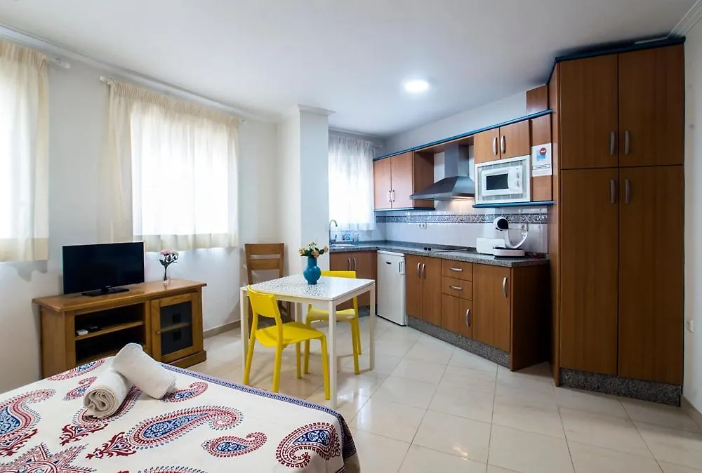 Apartamentos Amat - Only Adult - Playa El Bajondillo トレモリノス アパート