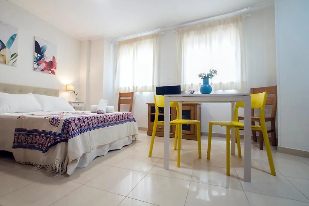 アパート Apartamentos Amat - Only Adult - Playa El Bajondillo トレモリノス スペイン