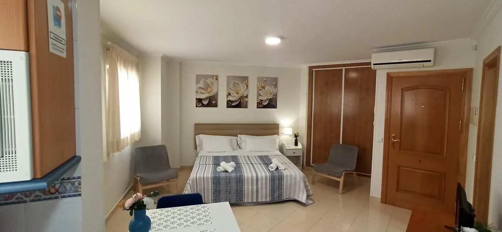 Apartamentos Amat - Only Adult - Playa El Bajondillo トレモリノス 0*,  スペイン